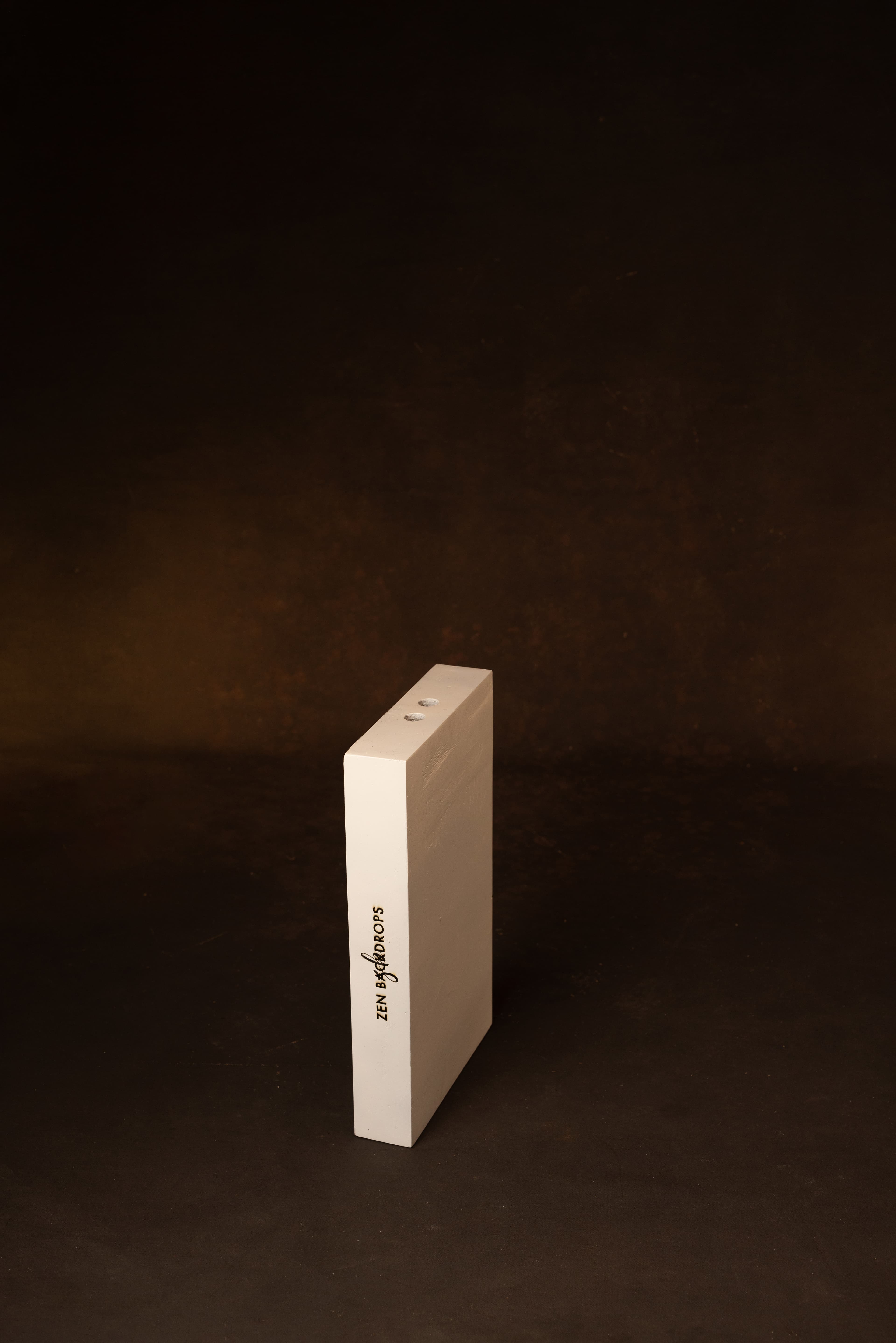 SMALL WHITE APPLE BOX